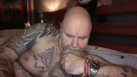 Tattooeddilf 01 online show from January 9, 10:15 pm