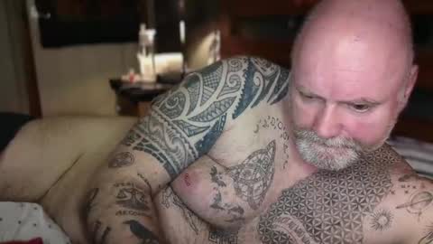 Tattooeddilf 01 online show from April 29, 10:14 pm