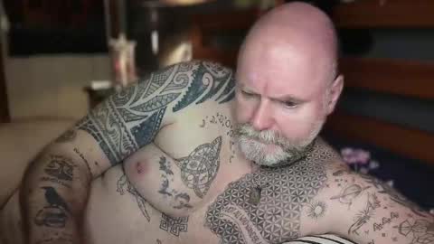 Tattooeddilf 01 online show from March 14, 11:09 pm