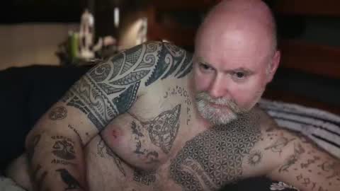 Tattooeddilf 01 online show from May 1, 9:42 pm