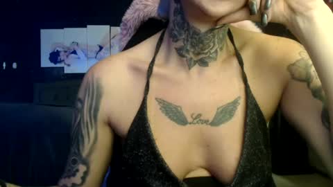 tatuada_safada online show from July 14, 10:21 am