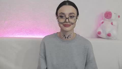 Taya online show from October 22, 5:25 pm