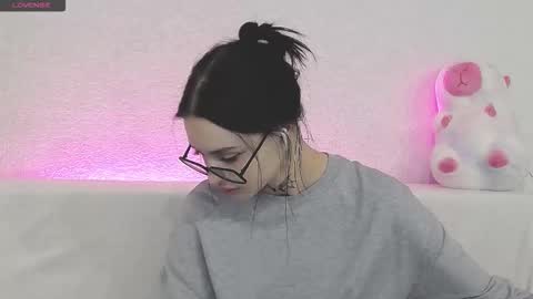 Taya online show from September 30, 7:35 pm