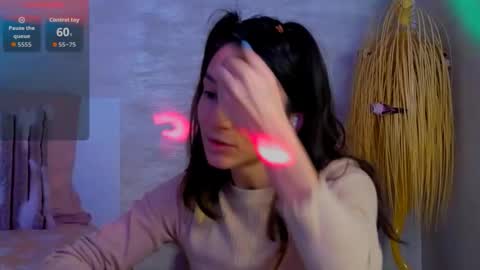 TayaKayan online show from December 3, 8:59 am