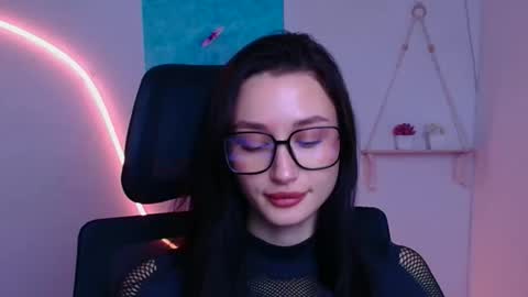 Taya online show from December 18, 6:52 am