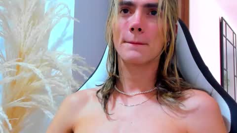 tayler_swift1 online show from October 13, 2:52 pm