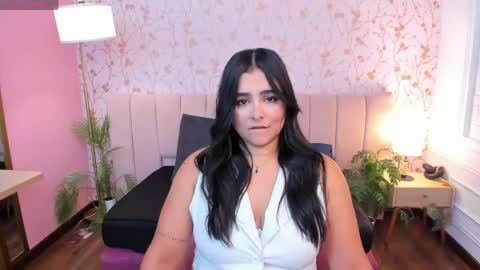 Taylor Bennet online show from April 27, 1:52 pm