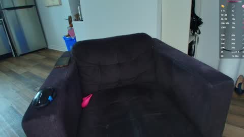 Taylor Tait online show from February 10, 8:12 pm