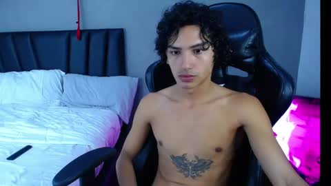 Tayron online show from May 1, 6:02 pm