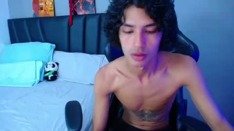 Tayron online show from June 19, 6:47 pm