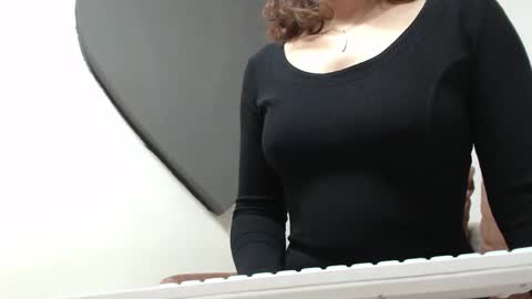 ALICIA--- online show from October 31, 7:09 am