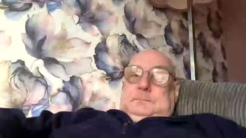 Snapshot of tebb61 chatting on September 22, 2:43 pm Mark online show from September 22, 2:43 pm