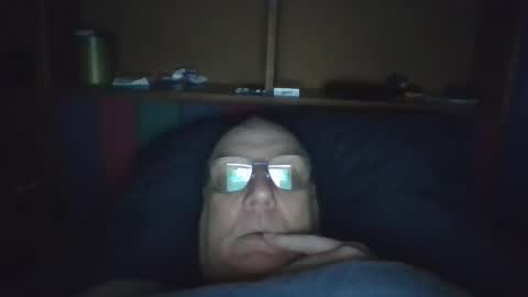 Snapshot of tebb61 chatting on October 19, 5:56 am Mark online show from October 19, 5:56 am