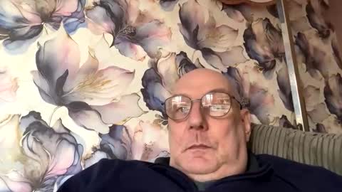 Snapshot of tebb61 chatting on September 23, 2:44 pm Mark online show from September 23, 2:44 pm