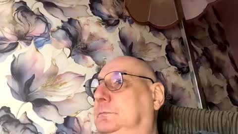 Snapshot of tebb61 chatting on September 20, 2:20 pm Mark online show from September 20, 2:20 pm
