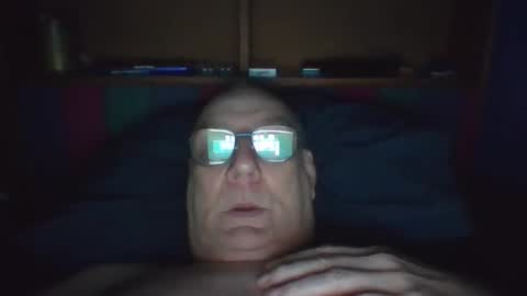 Snapshot of tebb61 chatting on October 21, 7:24 am Mark online show from October 21, 7:24 am