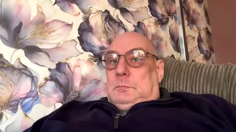 Snapshot of tebb61 chatting on September 24, 4:36 pm Mark online show from September 24, 4:36 pm