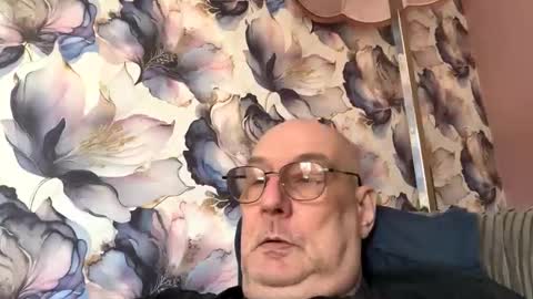 Snapshot of tebb61 chatting on October 1, 12:37 pm Mark online show from October 1, 12:37 pm