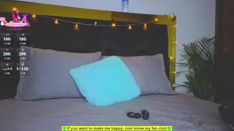 Snapshot of teddy_cowboy chatting on October 6, 10:44 am Follow me on Twitter boys ryder and instagram teddyscoot 12 online show from October 6, 10:44 am