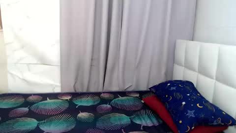 YOGIRL MAXINE online show from May 21, 3:07 pm