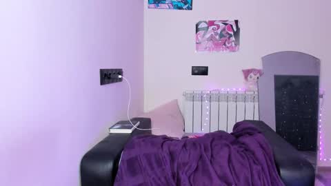 Kira online show from March 3, 6:59 pm