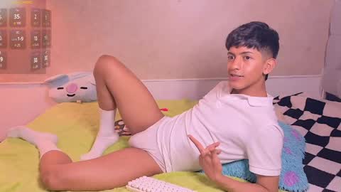 teo browny online show from April 27, 11:46 pm