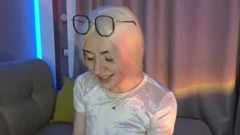 Anny Simpson online show from August 3, 4:57 pm