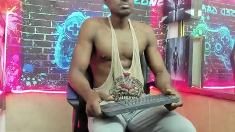 terranze_z online show from May 2, 12:11 pm