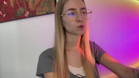 tessa_calmness online show from May 11, 3:46 am