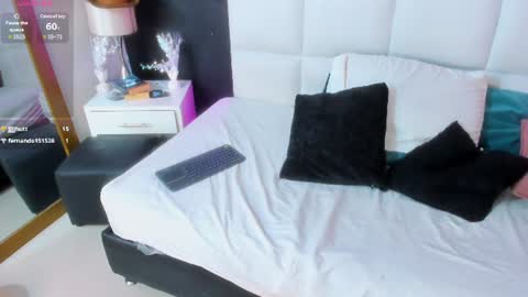 tessa_sinclaire online show from August 1, 9:27 pm