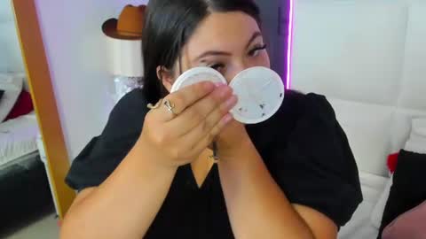 tessa_sinclaire online show from June 16, 7:51 pm