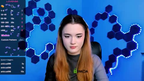 tessa_tea online show from December 4, 8:19 pm