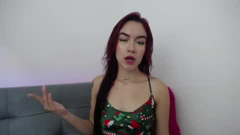 Tessa foxie      online show from May 14, 4:38 pm