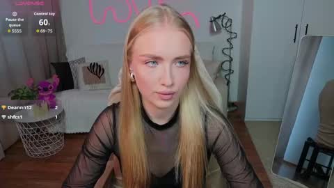 TessaHamilton online show from May 6, 12:33 pm