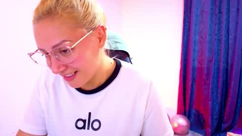 Tessy online show from December 19, 6:14 pm