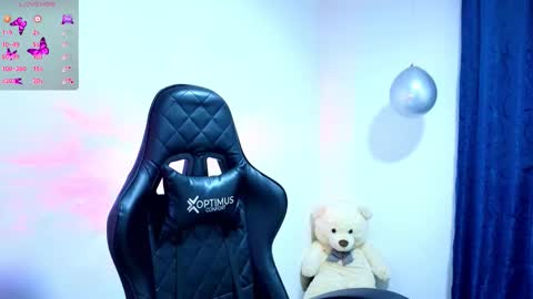 Tessy online show from November 8, 3:59 pm