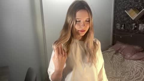 tessiebe online show from March 12, 4:00 pm