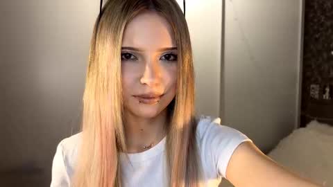 tessiebe online show from March 3, 2:02 pm