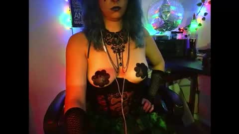 tetherbelle online show from May 31, 7:40 am