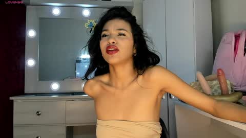 teyla_grace online show from May 29, 3:04 am