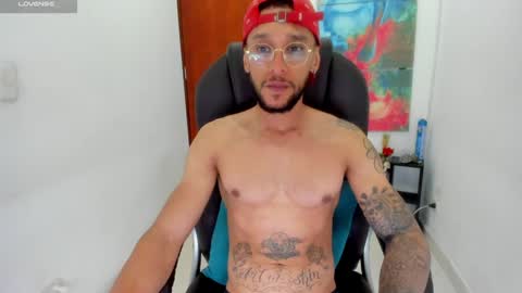 Snapshot of teylor_cristian chatting on January 5, 11:33 pm Cristhian Teylor online show from January 5, 11:33 pm