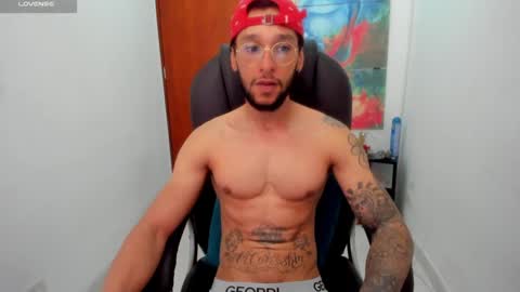 Snapshot of teylor_cristian chatting on December 23, 4:28 pm Cristhian Teylor online show from December 23, 4:28 pm