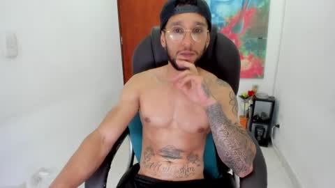 Snapshot of teylor_cristian chatting on March 3, 1:53 am Cristhian Teylor online show from March 3, 1:53 am