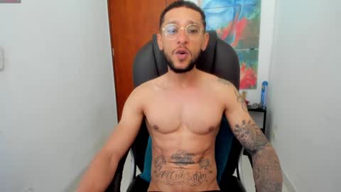 Snapshot of teylor_cristian chatting on January 6, 5:38 pm Cristhian Teylor online show from January 6, 5:38 pm