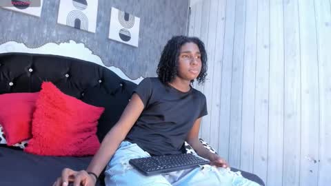 teylor_lovee online show from December 19, 8:59 pm