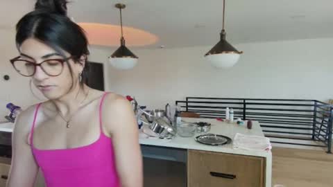 babygirlmami online show from March 14, 7:51 pm