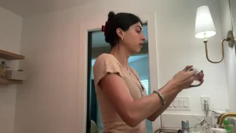 babygirlmami online show from June 26, 12:38 am