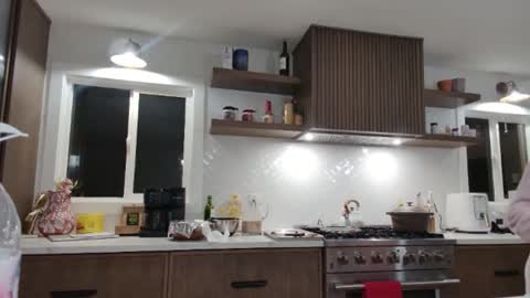 babygirlmami online show from February 15, 9:30 am