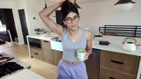 babygirlmami online show from July 16, 5:27 pm