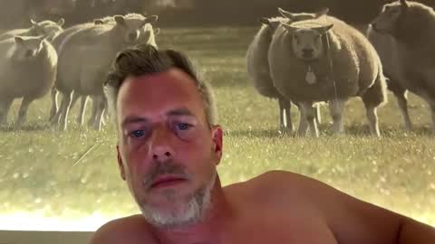 thabomb420563 online show from June 1, 11:06 pm